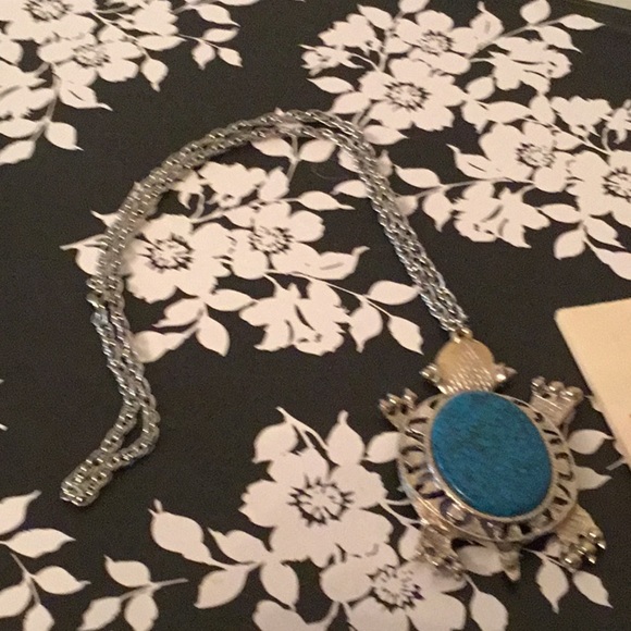 Turtle pendant with chain - Picture 2 of 3